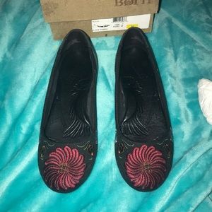 Born Embroidered Flats “the Gabrielle”